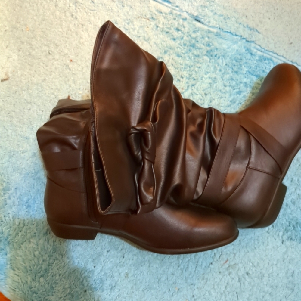 *Brand new* wide calf 👢